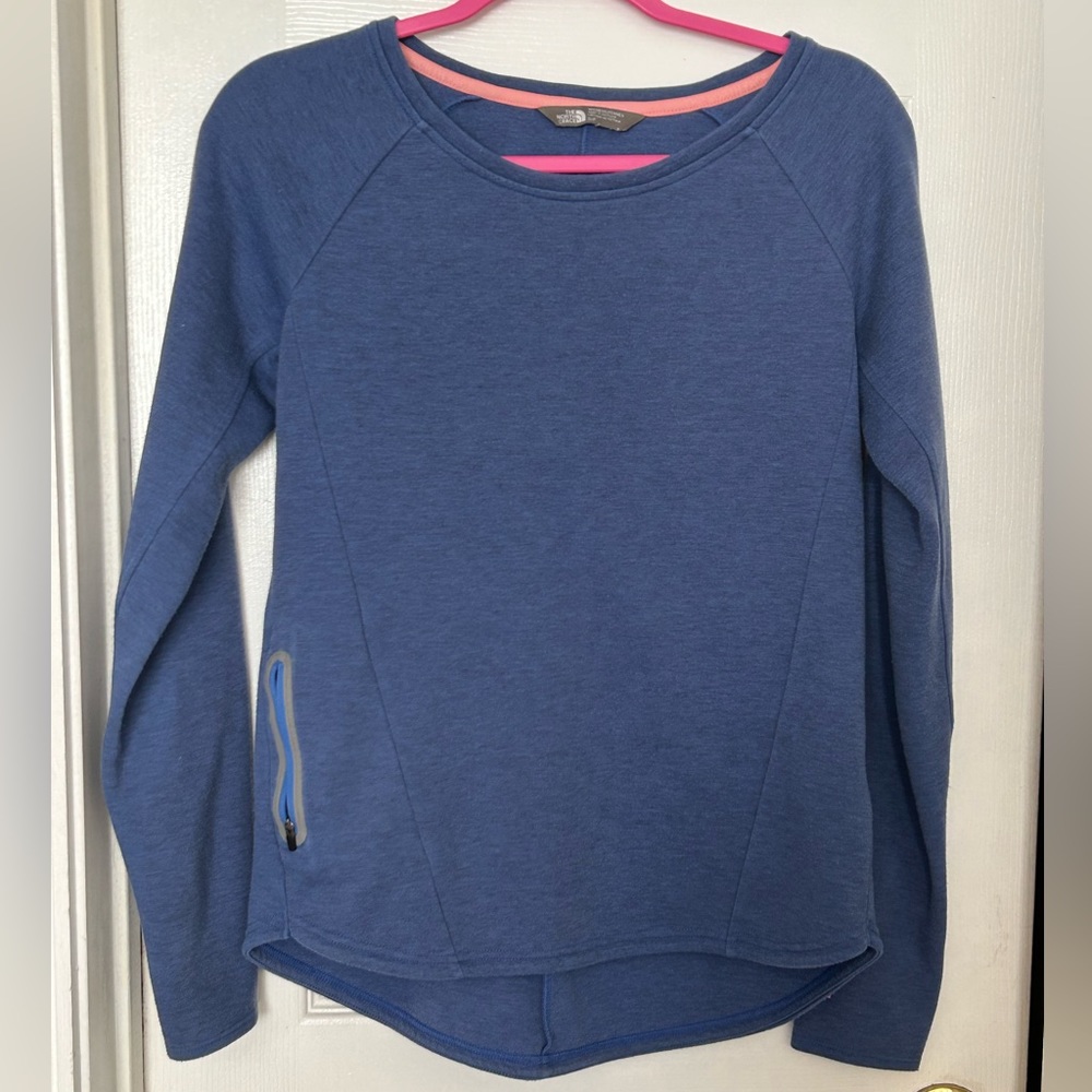 North Face sweatshirt with pocket & thumb holes in periwinkle blue size small